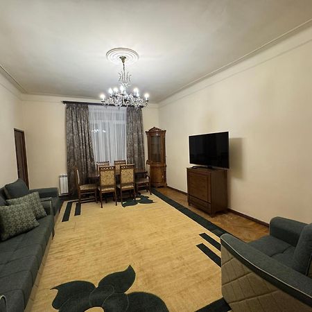 Apartments On Paronyan 15 Erévan Extérieur photo